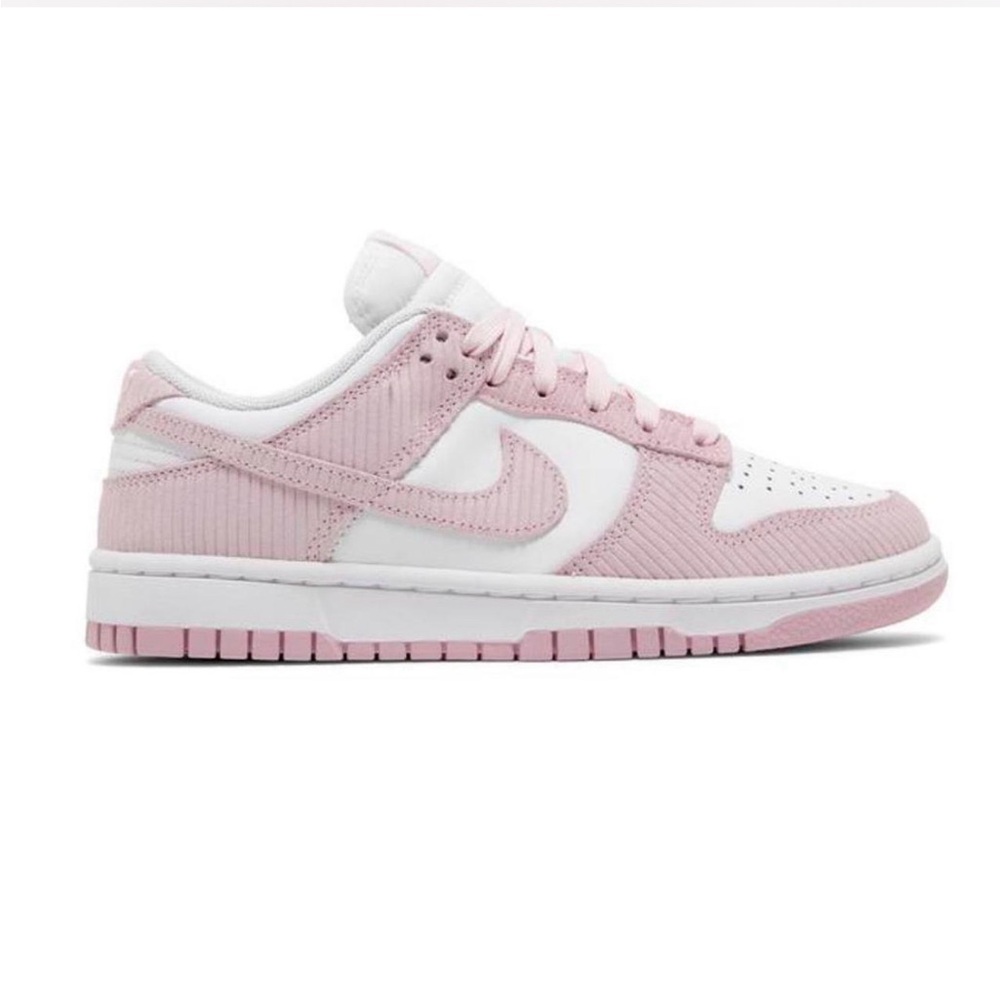 nike women’s dunk low